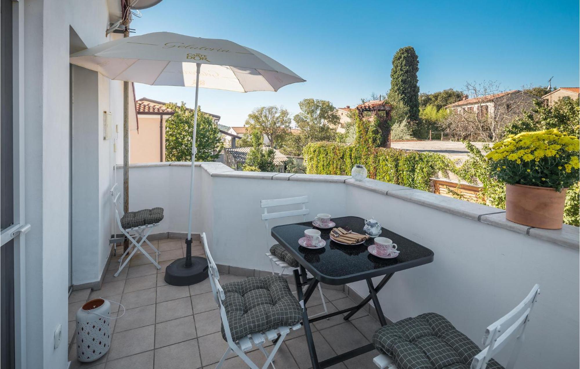 Gorgeous Apartment In Musalez With Kitchen Екстер'єр фото