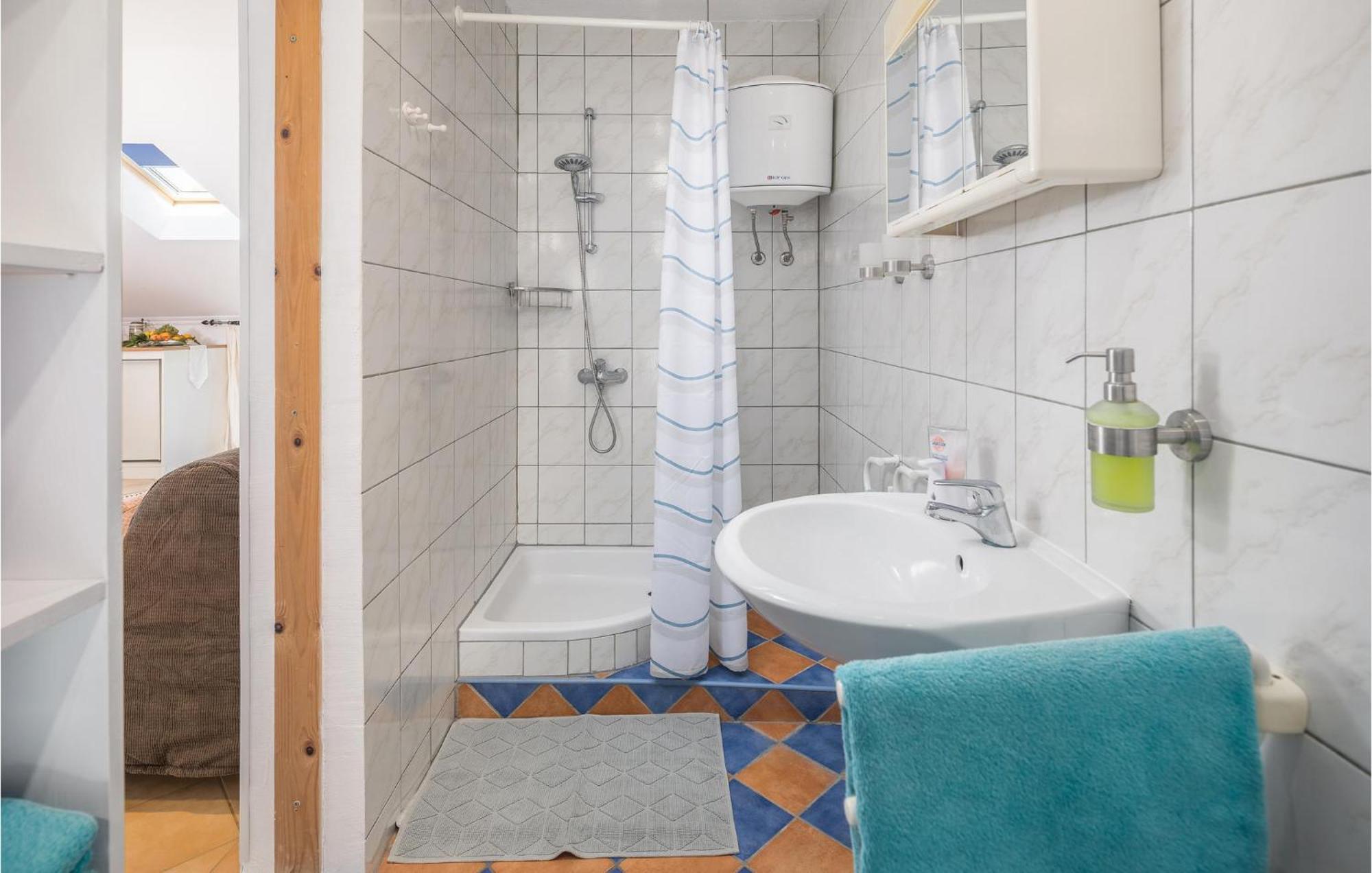 Gorgeous Apartment In Musalez With Kitchen Екстер'єр фото