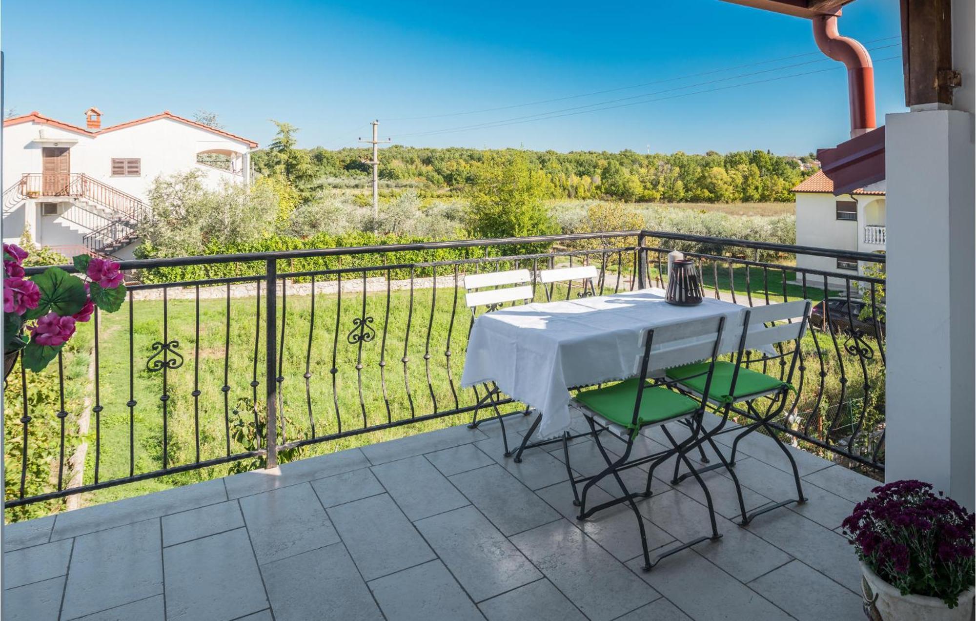 Gorgeous Apartment In Musalez With Kitchen Екстер'єр фото